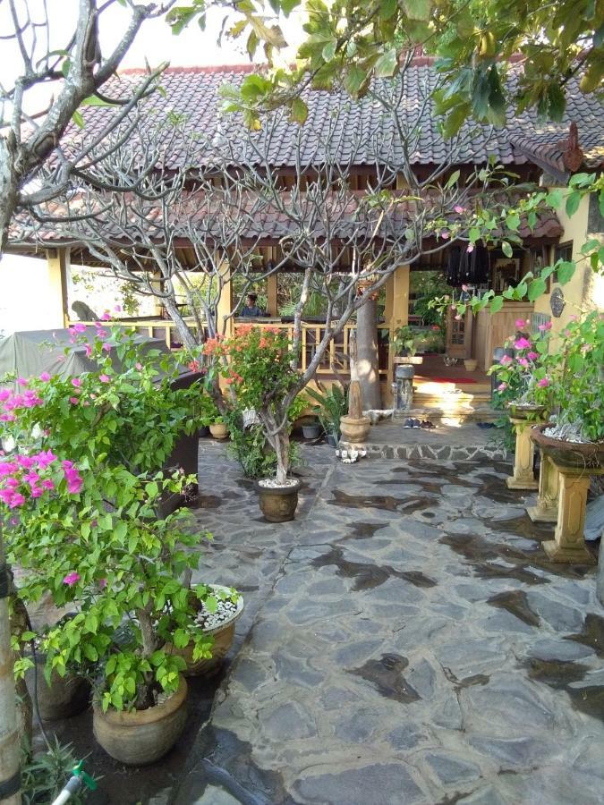 Stairway To Heaven Bungalows And Restaurant Amed  Exterior photo